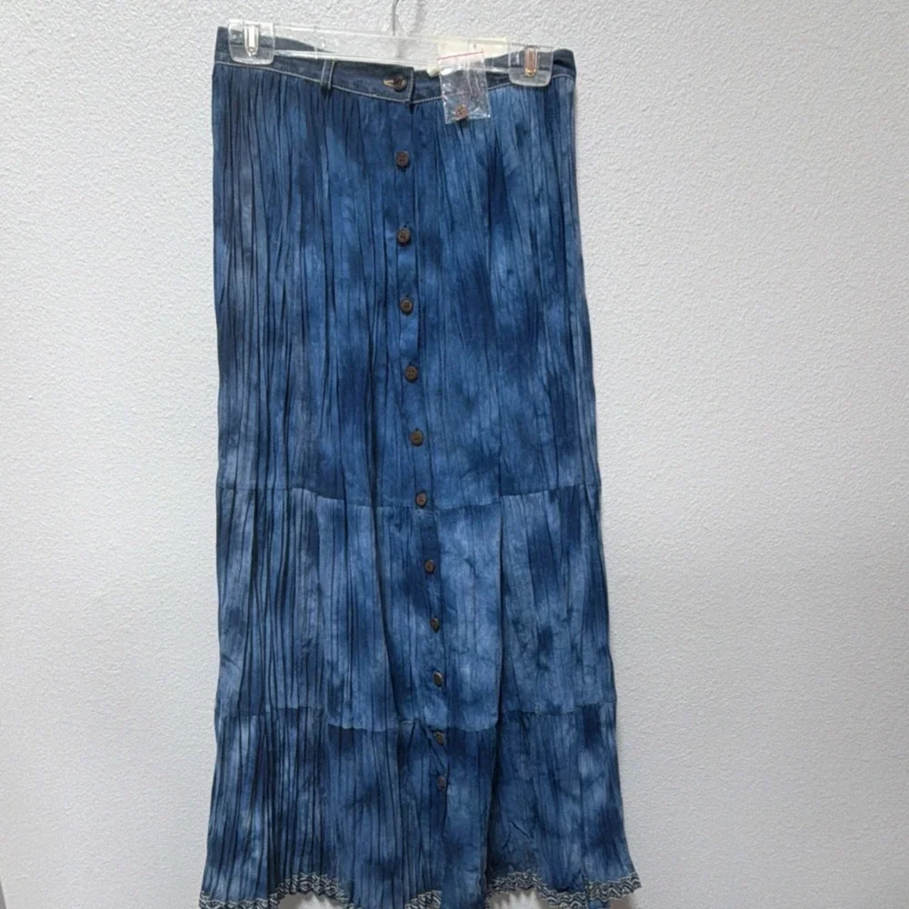 St. John's Bay Blue Tie Dye Button Trim Long Skirt. Denim waist. Sz 6. Y2K. - Picture 1 of 7